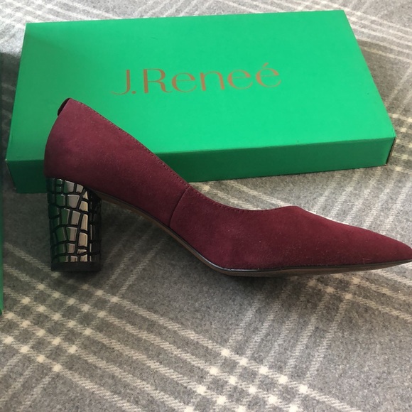 J. Renne’ Suede burgundy shoes with unique silver design - Picture 5 of 7